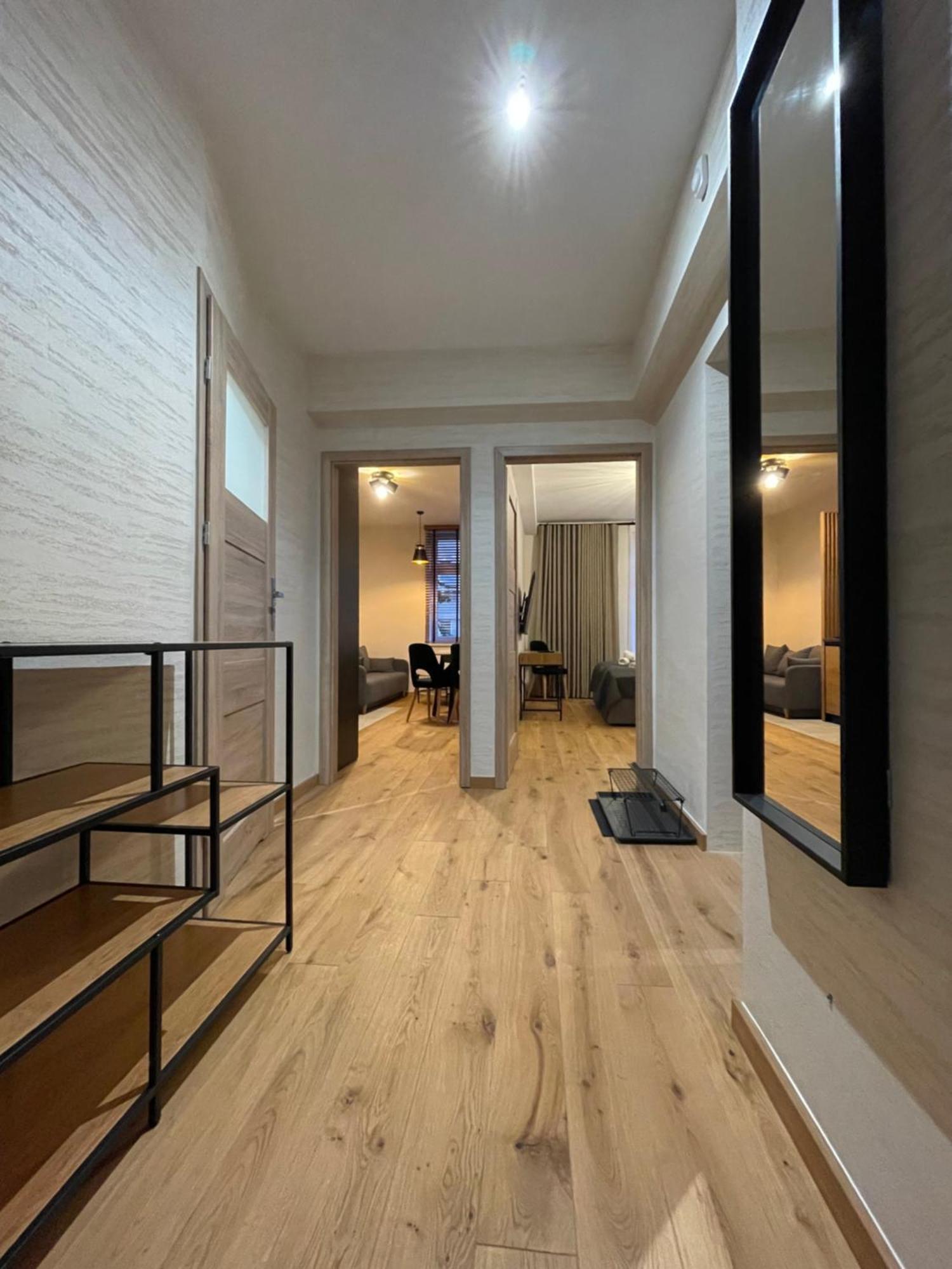 Revesen Premium Apartments Cracóvia Exterior foto